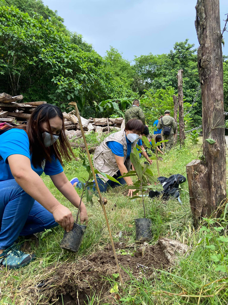 PENRO Laguna personnel during the the launch of the fraternity’s plantation project